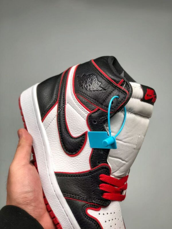 AJ 1 Retro High OG “Bloodline” 555088-062 AJ 1 Retro High OG “Bloodline” 555088-062