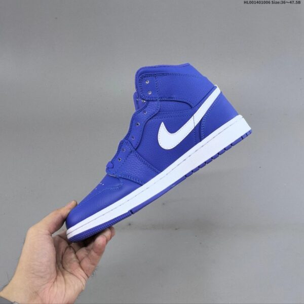 AJ 1 Retro High OG ‘Hyper Royal’ 575441-401