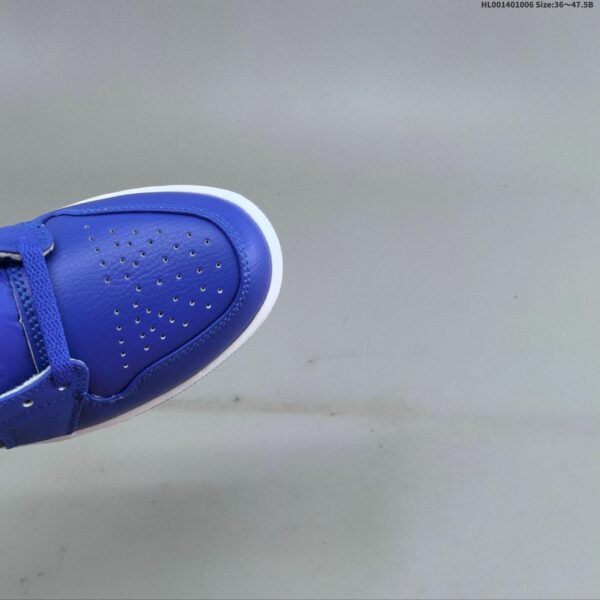 AJ 1 Retro High OG ‘Hyper Royal’ 575441-401