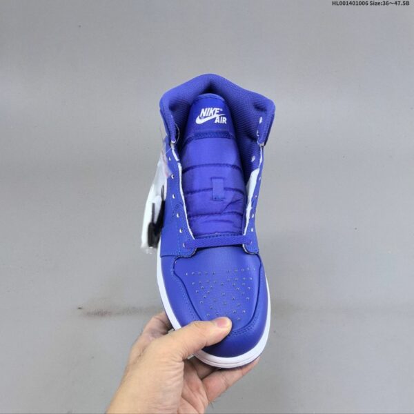 AJ 1 Retro High OG ‘Hyper Royal’ 575441-401