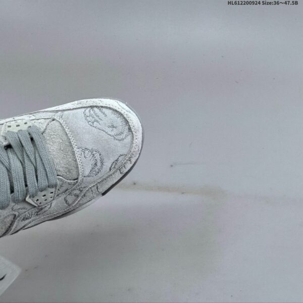 AJ 4 Retro x KAWS ‘Cool Grey’ 930155-003
