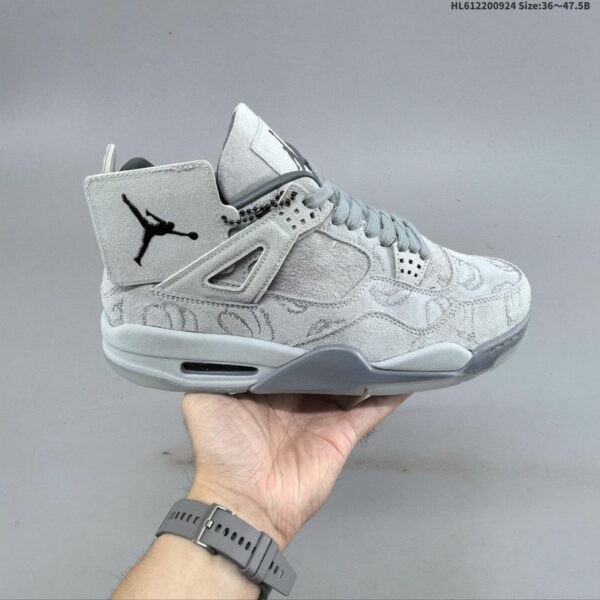 AJ 4 Retro x KAWS ‘Cool Grey’ 930155-003