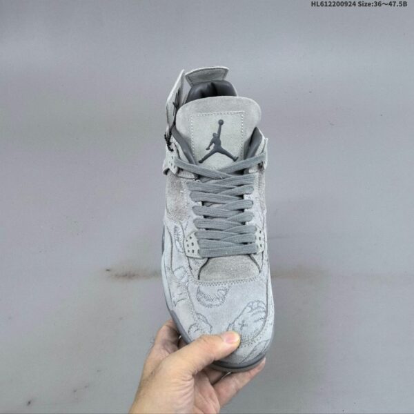AJ 4 Retro x KAWS ‘Cool Grey’ 930155-003